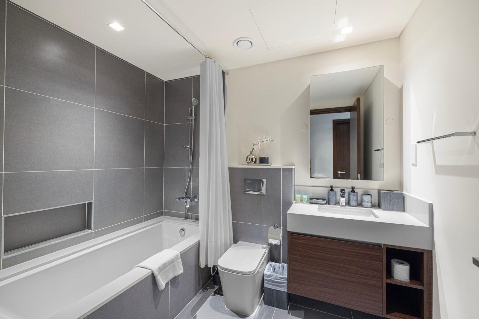 Superhost! Luxury 1 Bedroom Creek Harbour *