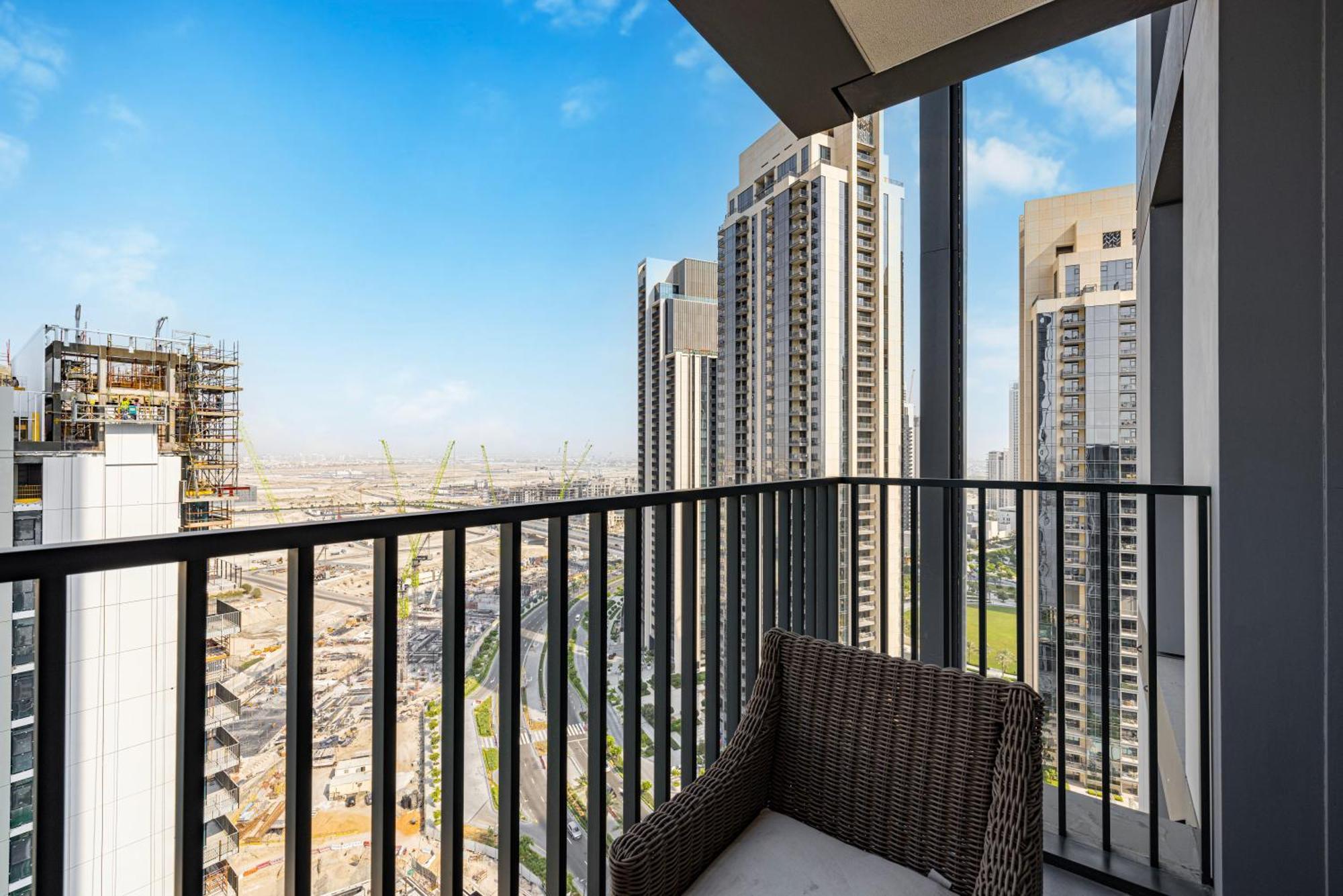 Apartment Superhost! Luxury 1 Bedroom Creek Harbour Dubai